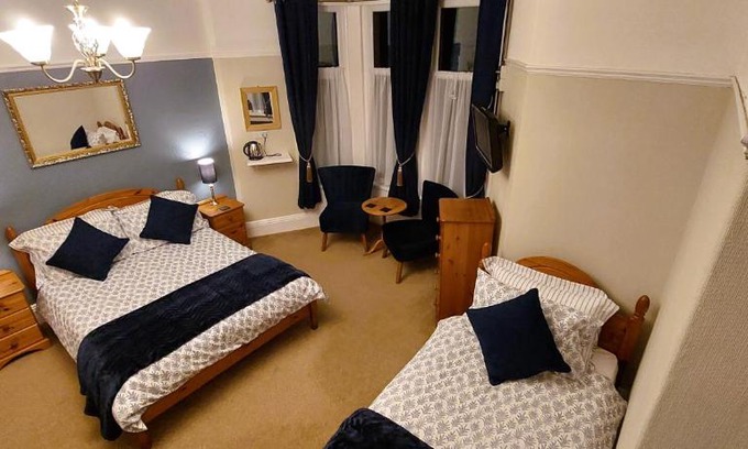 Criccieth Bed & Breakfast | Bron Rhiw Guest House