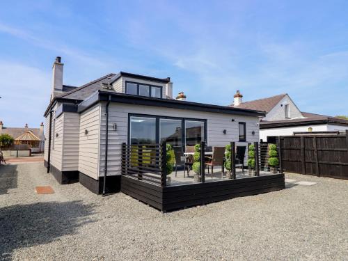 Cemaes Bay House | Bronallt