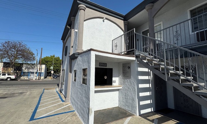 Central Alameda Hotel | Bronco Motel South Central