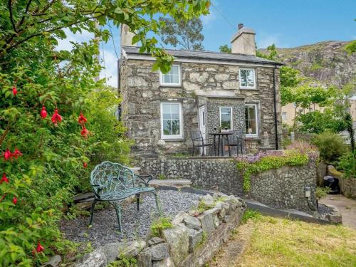 Manod House | Brondderwen