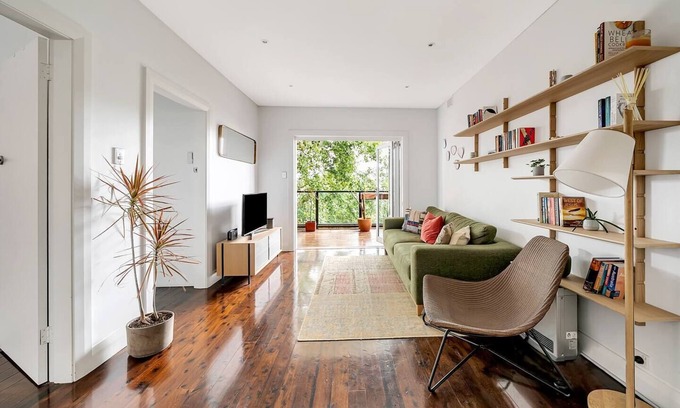 Bronte Apartment | Bronte Beauty Modern Heritage Style with Balcony