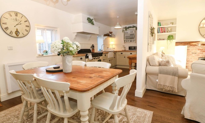 Beaumaris Cottage | Brook Cottage