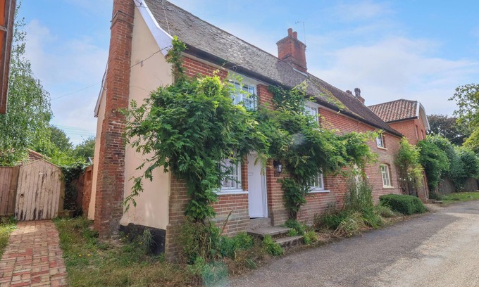 Peasenhall Cottage | Brook Cottage