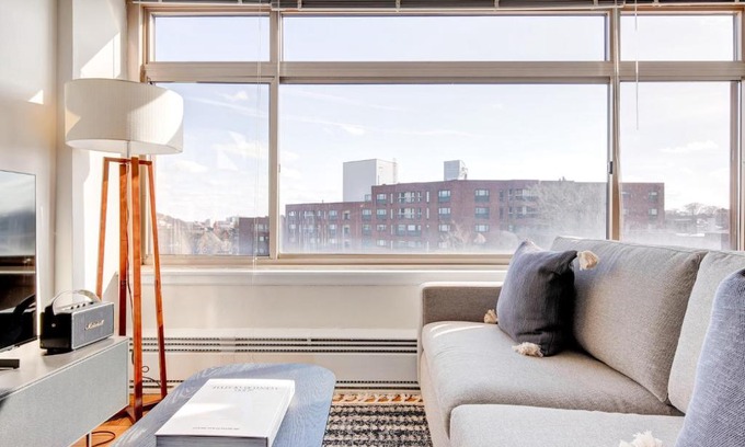 Corey Hill Apartment | Brookline Studio w Gym WD nr Green Line BOS-598