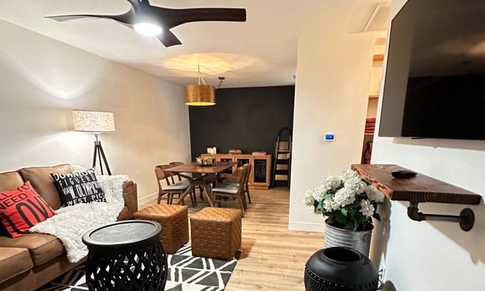 Racquet Club West Condo | Brooklyn is A Vibe!