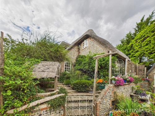 Ford House | Brookpit Cottage Coastal Retreat