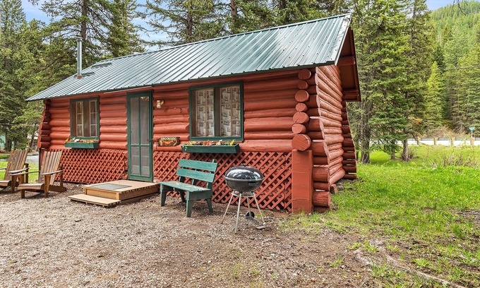 Cheyenne Crossing Cabin | Brookside Cabin On Spearfish Creek