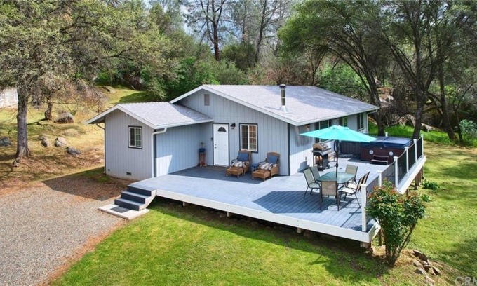 Mariposa House | Brookside Cottage