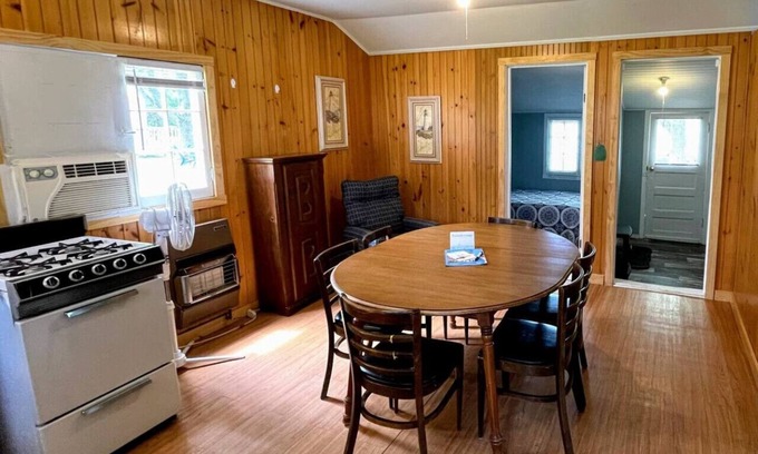 Grawn House | Brookside Cottages and Resort Grandview Cottage