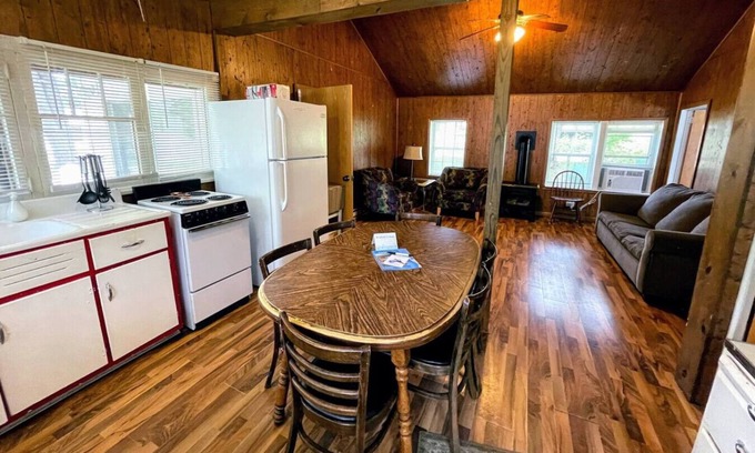 Grawn House | Brookside Cottages and Resort Retreat Cottage