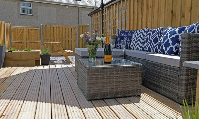 Rhyd-y-clafdy Cottage | Broom Cottage Close To The Beach & Pwllheli Marina