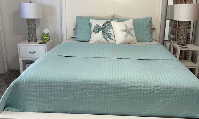 Palmetto Bed & Breakfast | Brown Bunny BnB-Bakery A Peaceful Retreat Palmetto FL Outdoor Spaces WiFi AC