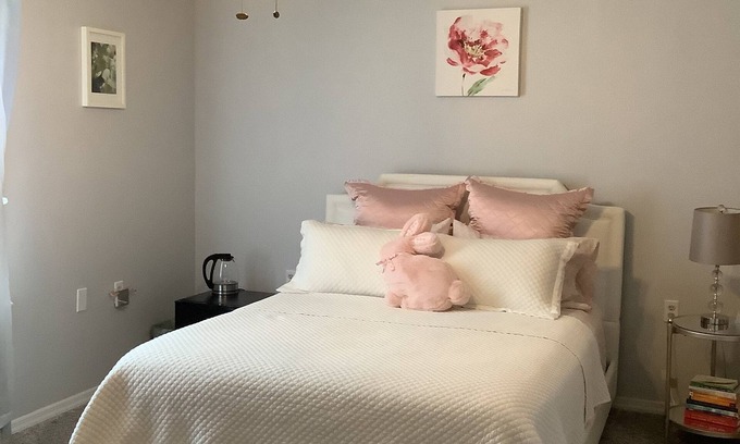 Palmetto Bed & Breakfast | Brown Bunny BnB-Bakery A Peaceful Retreat Palmetto FL Outdoor Spaces WiFi AC