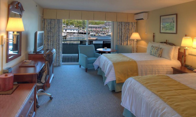 Boothbay Harbor Hotel | Browns Wharf Inn