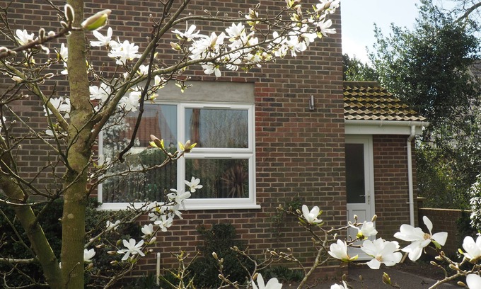 Brundall House | BRUNDALL HOUSE, pet friendly, with a garden in Brundall