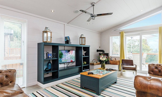 Cheddar Ski Chalet | Brunel Premier Elegance Lodge 3