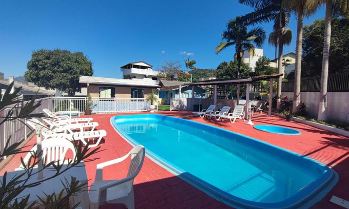 Morretes House | BRUNO KLEMTZ DK4 CASA PISCINA CHURRASQUEIRA SINUCA 3 AR WIFI 3 VaGAS 3 DORM