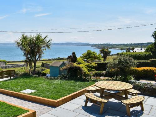 Moelfre House | Bryn Awel