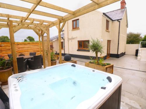 Llangynin House | Brynawel