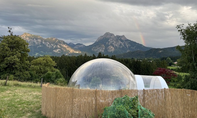 Fuessen RV Rental | Bubble Tent Füssen im Allgäu mit traumhaftem Blick auf Schloss Neuschwanstein