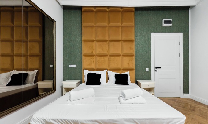 Bucharest City-Centre Apartment | Bucharest Studios Milano Tokyo