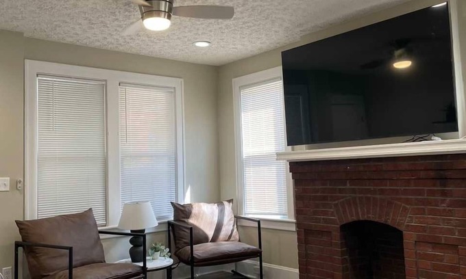 University District Apartment | Buckeye Inspired 4 Bedroom Modern Unit