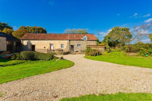 Bideford House | BUCKLAND BREWER COB BARN 2 Bedrooms
