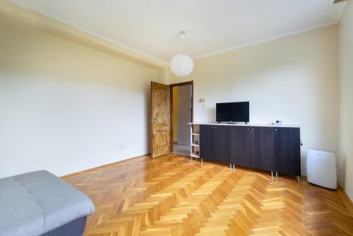 Krisztinavaros Apartment | Buda Breeze 1BDR w AC by NW