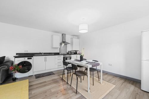 Chapeltown House | Budget 2-Bed House 10mins to Leeds City Centre