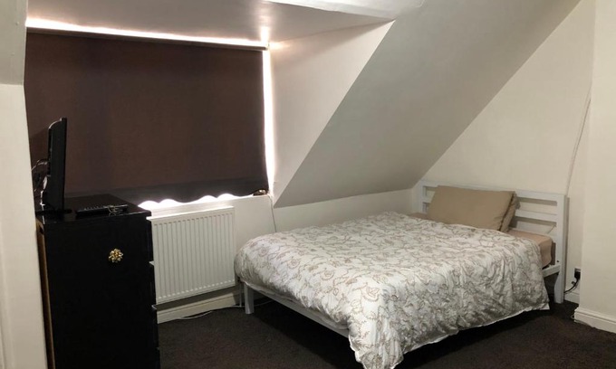 River House | Budget Double Bedroom