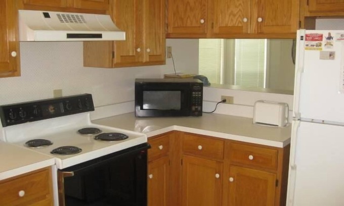 Longs Condo | Budget friendly Golf rental in Colonial Charts peaceful community!