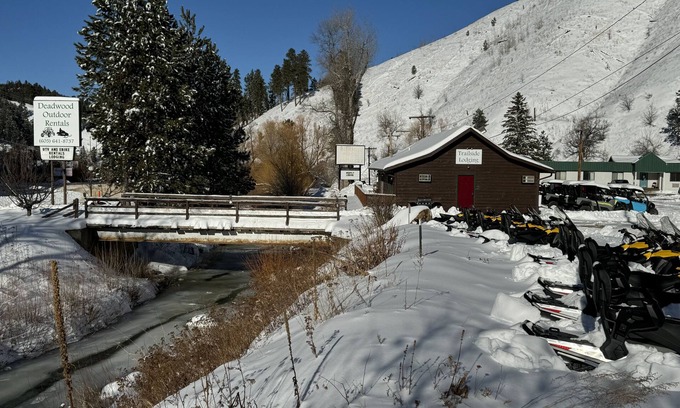 Deadwood Hotel | Budget Friendly Room 105 - No Pets