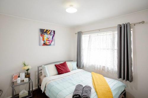 Auckland House | Budget friendly rooms near the airport