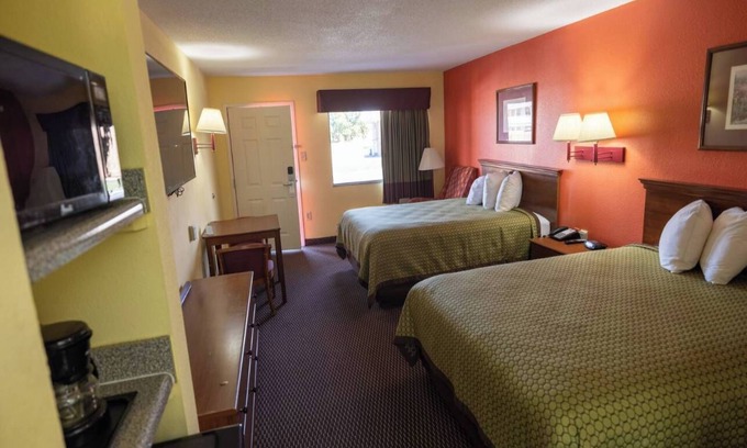 Hawkinsville Hotel | Budget inn & Suites