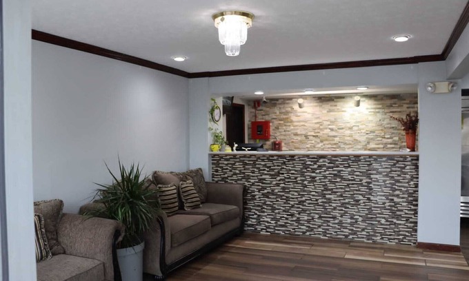 Troy Hotel | Budget Inn - Troy