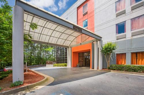 Cumberland Hotel | Budgetel Inns & Suites - Atlanta Galleria Stadium