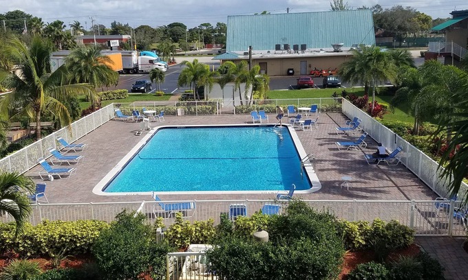 Survey Creek Hotel | Budgetel Pompano Beach