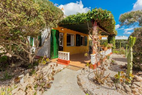 Cala'n Bosch Ski Chalet | Buena Ventura Villa