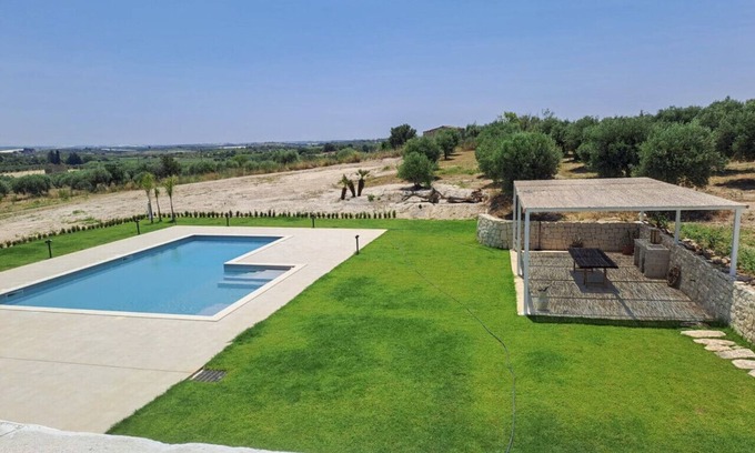 Noto Apartment | Bufalefi Dwellings - Orange House