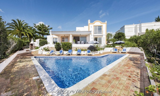 Guia Villa | Buganvilia - Lovely 3 bedroom villa in Guia