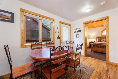Fall River Estates Apartment | Bugle Pointe B11 by Estes Park Condos