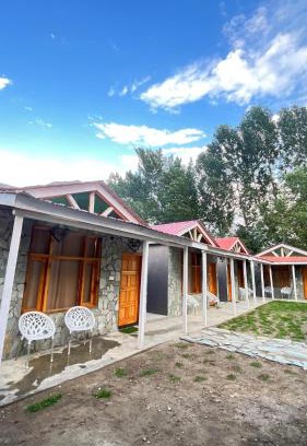Gilgit-Baltistan Hotel | BULAN CHALETs