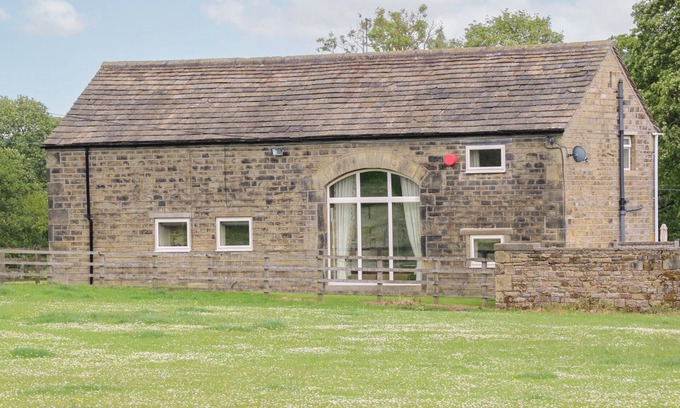 Millhouse Green Cottage | BULLACE BARN, pet friendly, with a garden in Millhouse Green