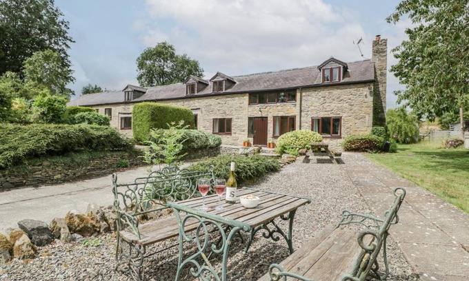 Mortimers Cross House | Bullfinch Cottage
