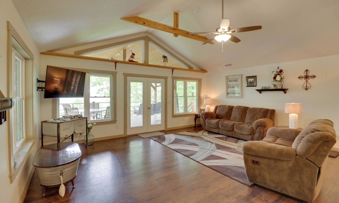 Mountain View Cabin | 'Bullfrog Bluff' Mountain View Cabin w/Deck!