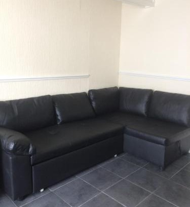 Trecynon Apartment | Bumble Bee Cottage Contractor Accommodation