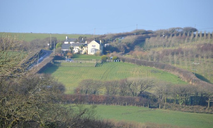 Hartland House | Bumble Bee Cottage