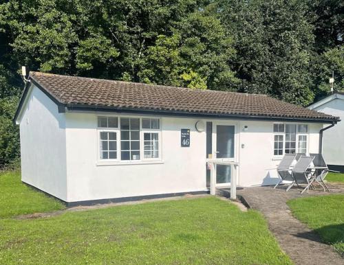 Liskeard House | BumbleBee Lodge