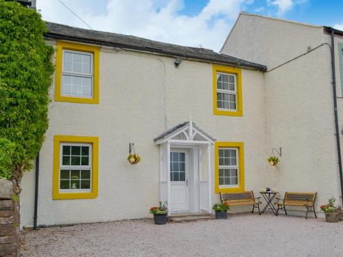 Yanwath House | Bumblebee Nook