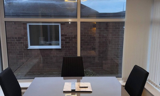 Cheadle House | Bungalow Bliss: Recently Renovated 3 Bedroom Stay